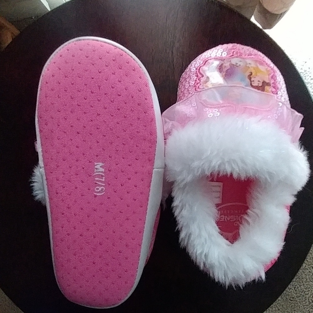 Girls Disney slippers.